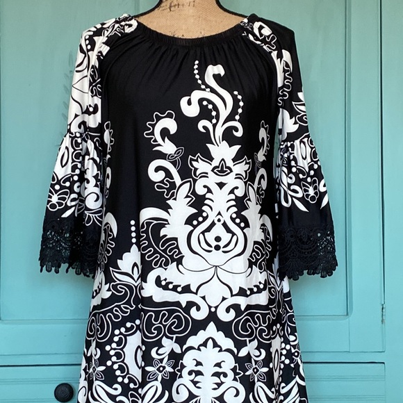 NWT. White Mark Dress. Lace Details at Sleeves and Hem - Picture 2 of 9